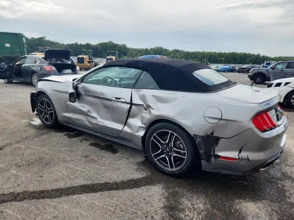 1FATP8UH2N5102164 2022 FORD MUSTANG - Image 2