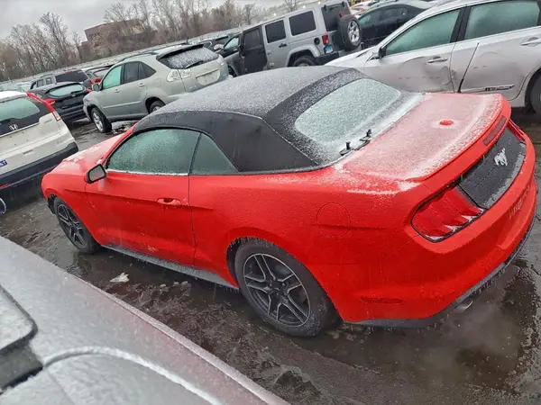 1FATP8UH2N5104318 2022 FORD MUSTANG - Image 2
