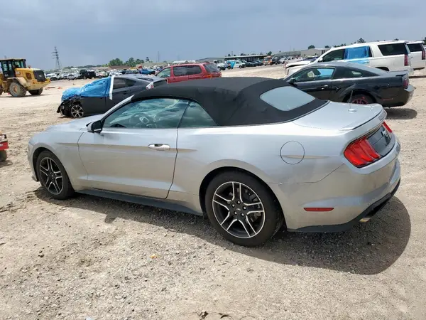 1FATP8UH2N5121622 2022 FORD MUSTANG - Image 2