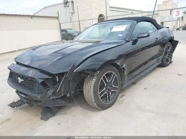1FATP8UH2P5110588 2023 FORD MUSTANG - Image 2