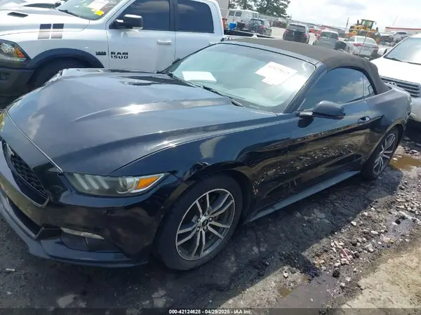 1FATP8UH3G5216869 2016 FORD MUSTANG - Image 2