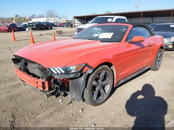 1FATP8UH3G5271936 2016 FORD MUSTANG - Image 2