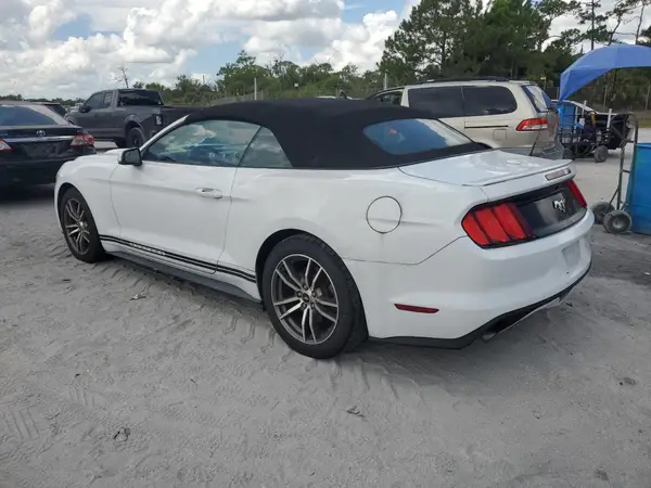 1FATP8UH3G5284833 2016 FORD MUSTANG - Image 2