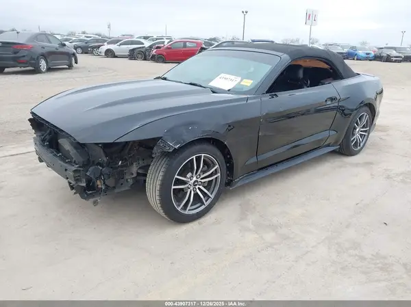 1FATP8UH3G5284895 2016 FORD MUSTANG - Image 2