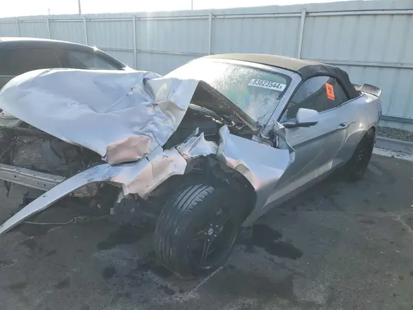 1FATP8UH3G5329592 2016 FORD MUSTANG - Image 1