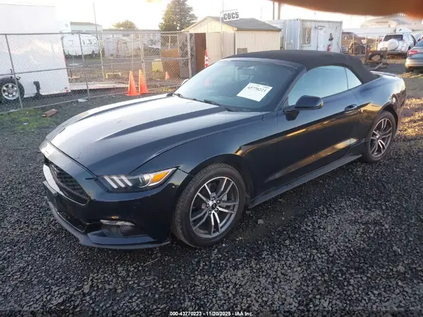 1FATP8UH3H5205131 2017 FORD MUSTANG - Image 2