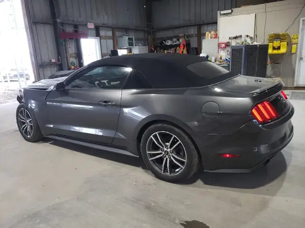 1FATP8UH3H5217926 2017 FORD MUSTANG - Image 2