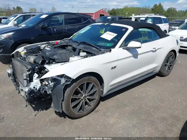1FATP8UH3H5228005 2017 FORD MUSTANG - Image 2