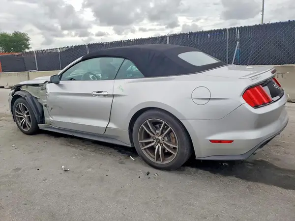 1FATP8UH3H5267449 2017 FORD MUSTANG - Image 2