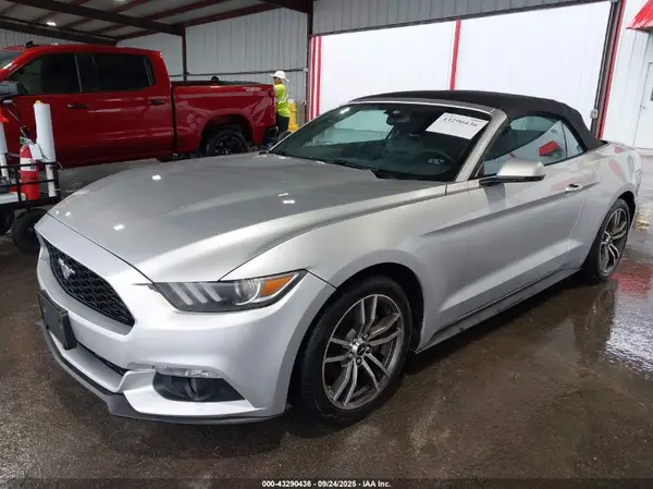 1FATP8UH3H5287216 2017 FORD MUSTANG - Image 2