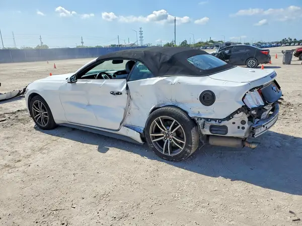 1FATP8UH3H5292836 2017 FORD MUSTANG - Image 2