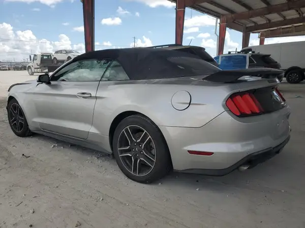 1FATP8UH3J5155269 2018 FORD MUSTANG - Image 2