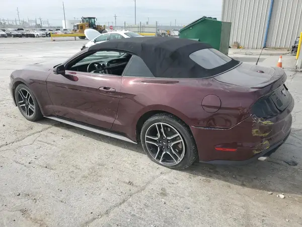 1FATP8UH3J5156020 2018 FORD MUSTANG - Image 2