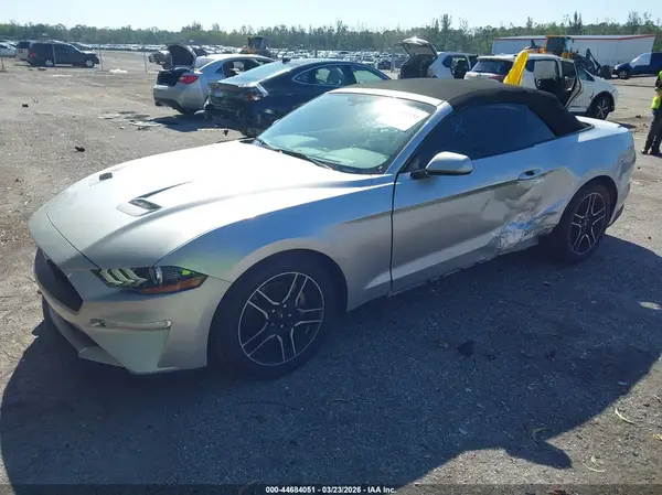 1FATP8UH3J5170399 2018 FORD MUSTANG - Image 2