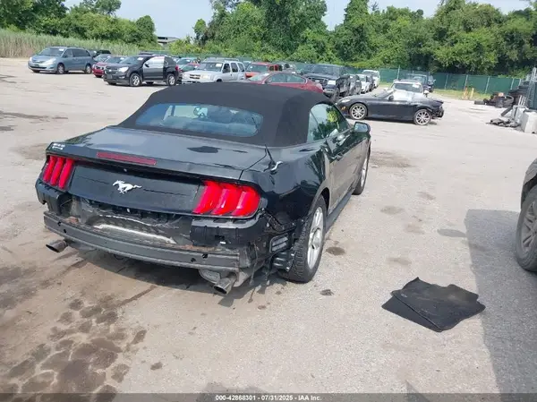 2018 FORD MUSTANG IAAI lot 42868301 auction photo 4