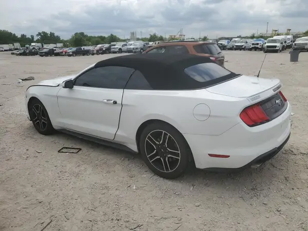 1FATP8UH3J5177045 2018 FORD MUSTANG - Image 2
