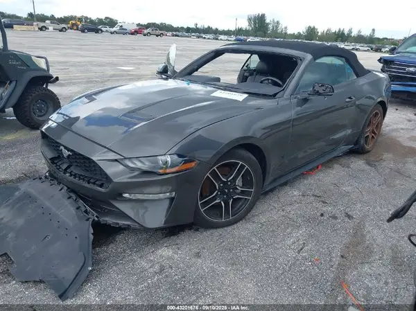 1FATP8UH3K5138747 2019 FORD MUSTANG - Image 2