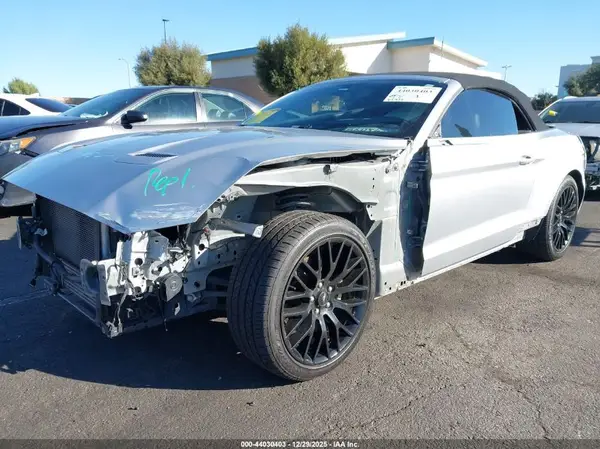 1FATP8UH3K5158612 2019 FORD MUSTANG - Image 2