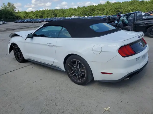 1FATP8UH3L5106253 2020 FORD MUSTANG - Image 2