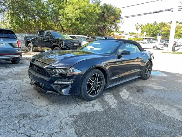 1FATP8UH3L5131878 2020 FORD MUSTANG - Image 2