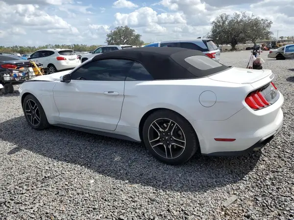 1FATP8UH3L5134330 2020 FORD MUSTANG - Image 2