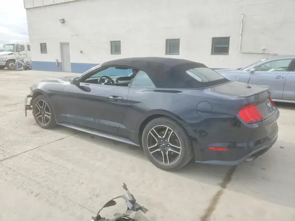1FATP8UH3L5137387 2020 FORD MUSTANG - Image 2