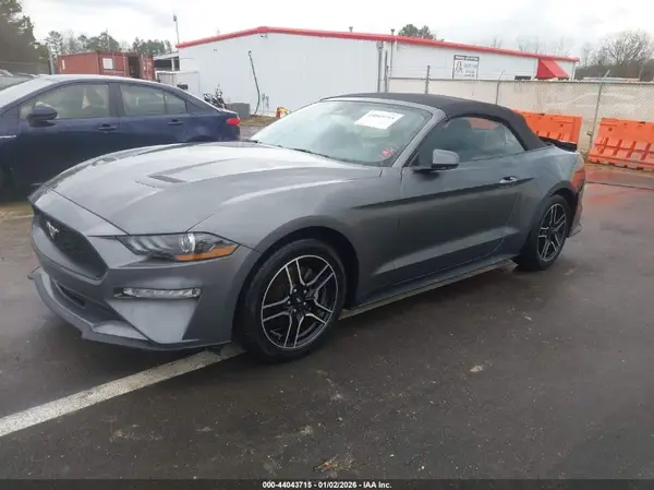 1FATP8UH3M5102382 2021 FORD MUSTANG - Image 2