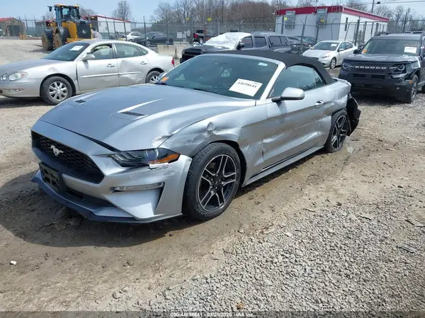 1FATP8UH3M5106111 2021 FORD MUSTANG - Image 2