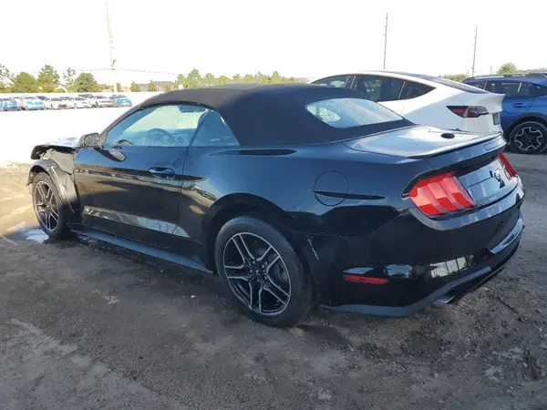 1FATP8UH3N5102075 2022 FORD MUSTANG - Image 2