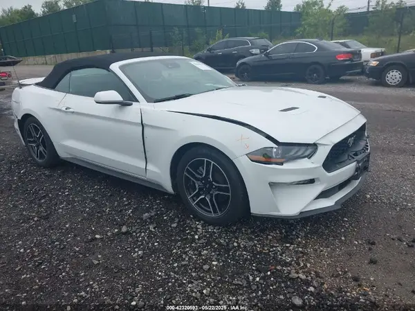 1FATP8UH3N5104988 2022 FORD MUSTANG - Image 1
