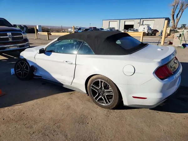 1FATP8UH3N5118759 2022 FORD MUSTANG - Image 2