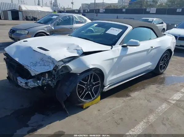 1FATP8UH3N5124464 2022 FORD MUSTANG - Image 2