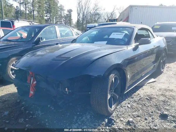 1FATP8UH3N5132239 2022 FORD MUSTANG - Image 2
