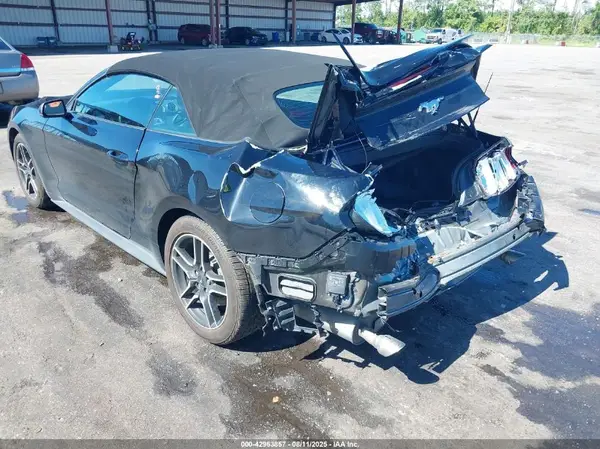 2022 FORD MUSTANG auction photo 6