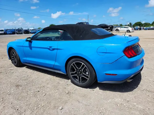 1FATP8UH3N5145847 2022 FORD MUSTANG - Image 2