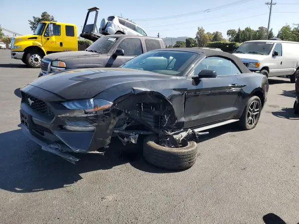1FATP8UH3P5111426 2023 FORD MUSTANG - Image 1
