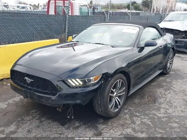 1FATP8UH4G5237648 2016 FORD MUSTANG - Image 2