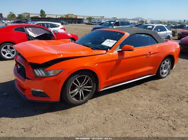 1FATP8UH4G5243109 2016 FORD MUSTANG - Image 2