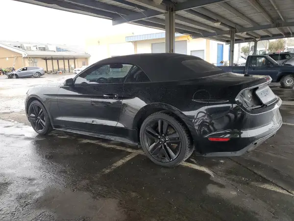 1FATP8UH4G5268544 2016 FORD MUSTANG - Image 2