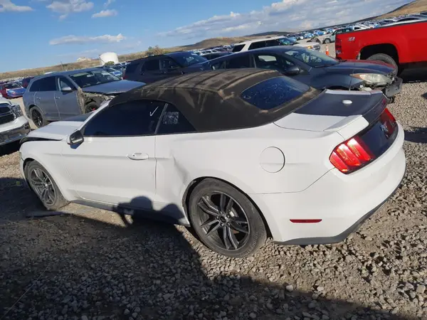 1FATP8UH4G5295694 2016 FORD MUSTANG - Image 2