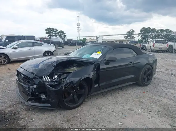 1FATP8UH4G5329066 2016 FORD MUSTANG - Image 2