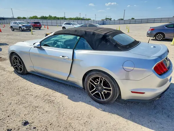 1FATP8UH4J5111779 2018 FORD MUSTANG - Image 2