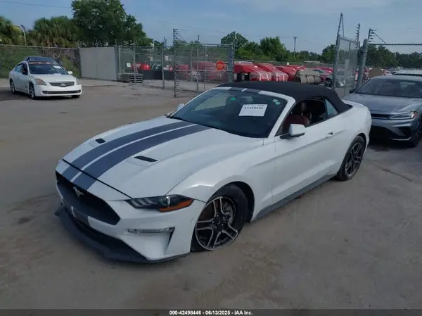 1FATP8UH4J5115153 2018 FORD MUSTANG - Image 2