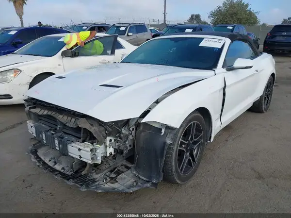 1FATP8UH4J5125097 2018 FORD MUSTANG - Image 2