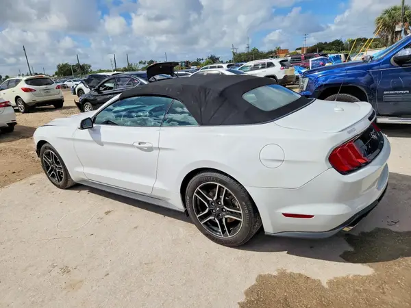 1FATP8UH4J5133037 2018 FORD MUSTANG - Image 2