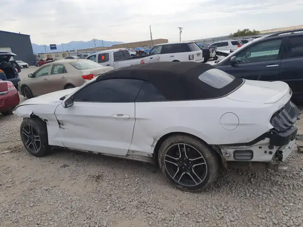 1FATP8UH4J5138593 2018 FORD MUSTANG - Image 2