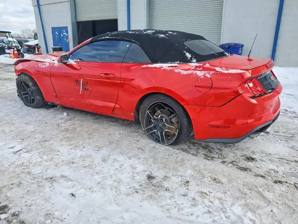 1FATP8UH4K5158523 2019 FORD MUSTANG - Image 2