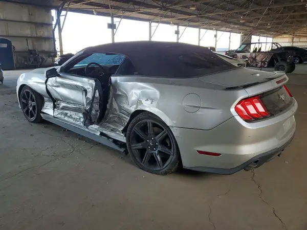 1FATP8UH4K5170011 2019 FORD MUSTANG - Image 2