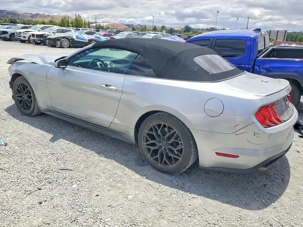 1FATP8UH4L5112711 2020 FORD MUSTANG - Image 2