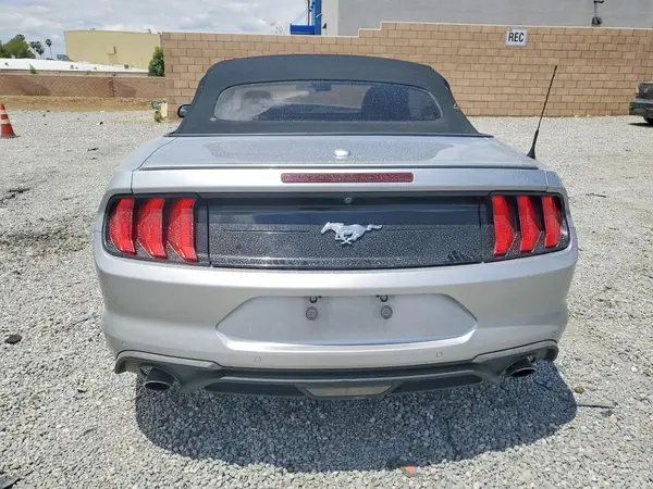 2020 FORD MUSTANG auction photo 6